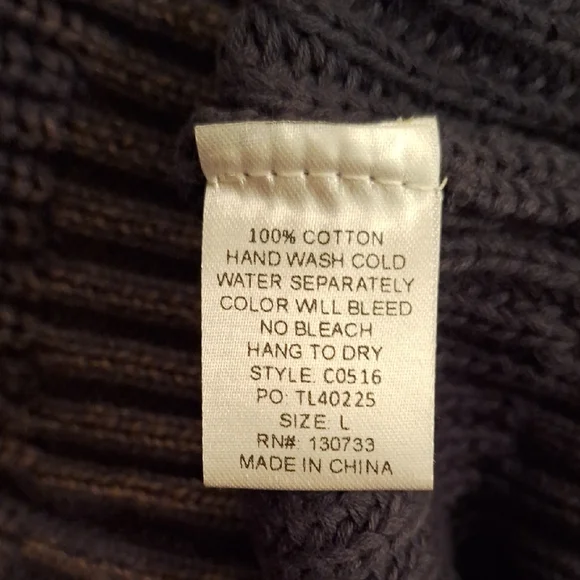 Umgee Dark Gray Cable Knit Cold Shoulder Sweater. NWT Size Large - Picture 12 of 13